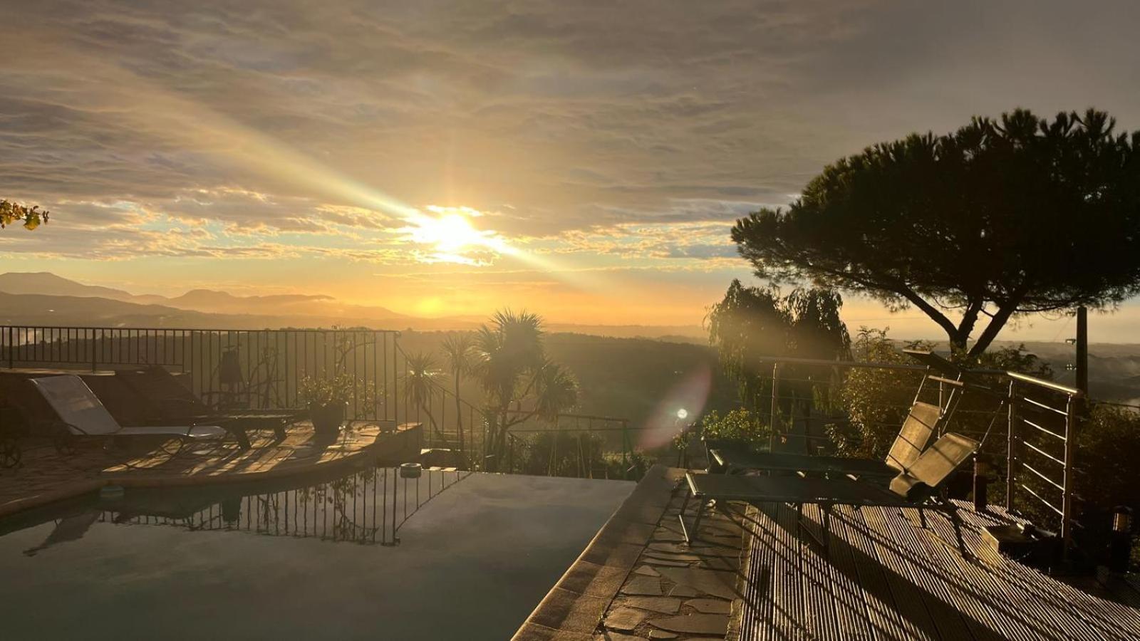 "Aux Balcons Du Riou" Avec Vue Mer 180 Degres Vence Eksteriør bilde